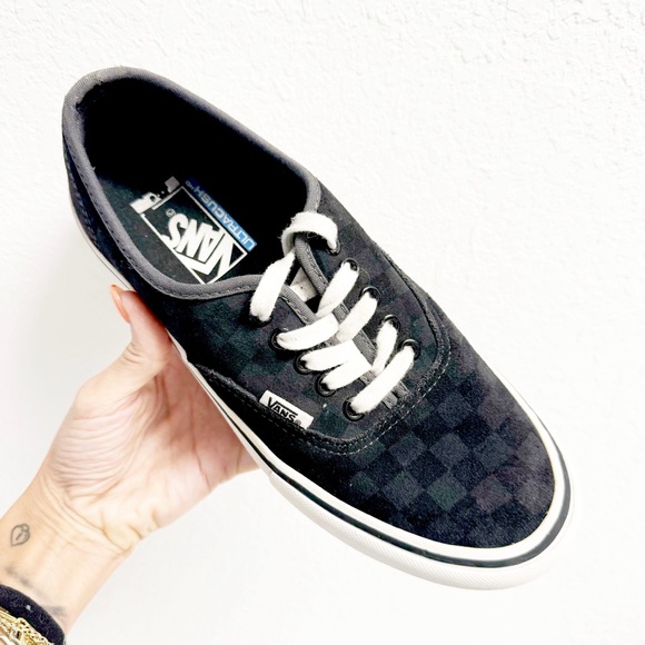 Vans Black Gray Checkered Classic Low Ultracush Mens 8 - Picture 2 of 12